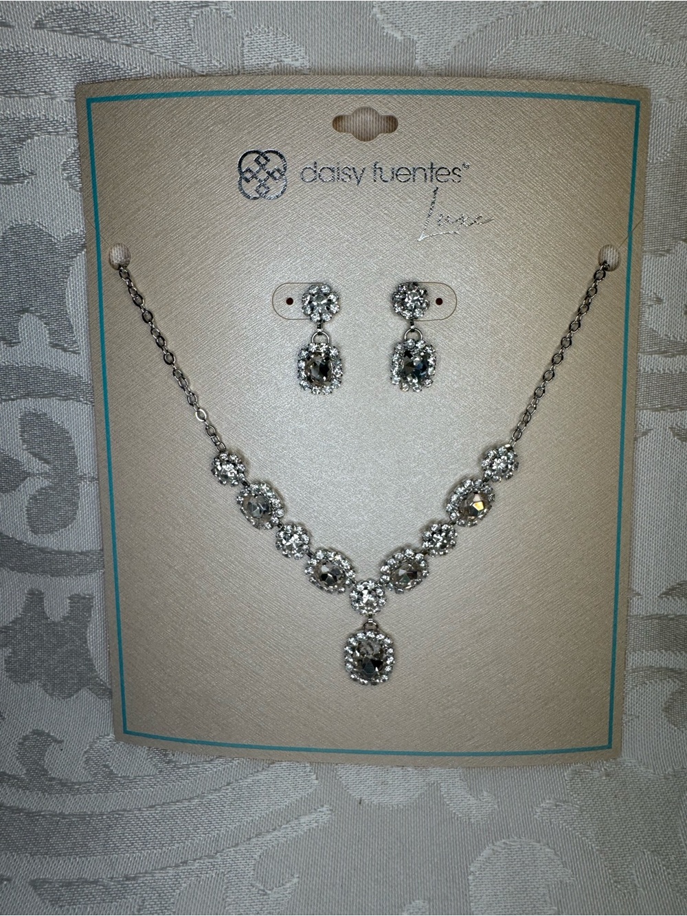 New Daisy Fuentes Silver Crystal Necklace and Earring Set - Clear/Silver
